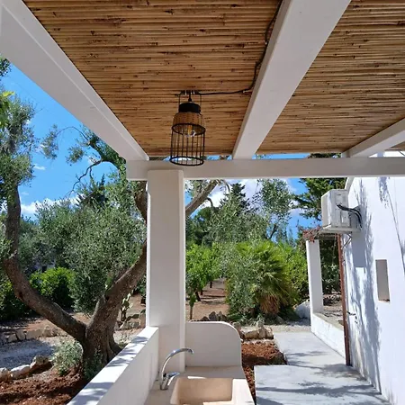 L'annamarco Private Storical Trullo And With Large & Swiming-pool Villa